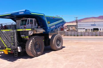 T 264s make an entrance in Thiess blue at Encuentro